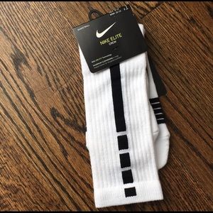 NIKE ELITE SOCKS MEN 8-12 WMN 10-13
